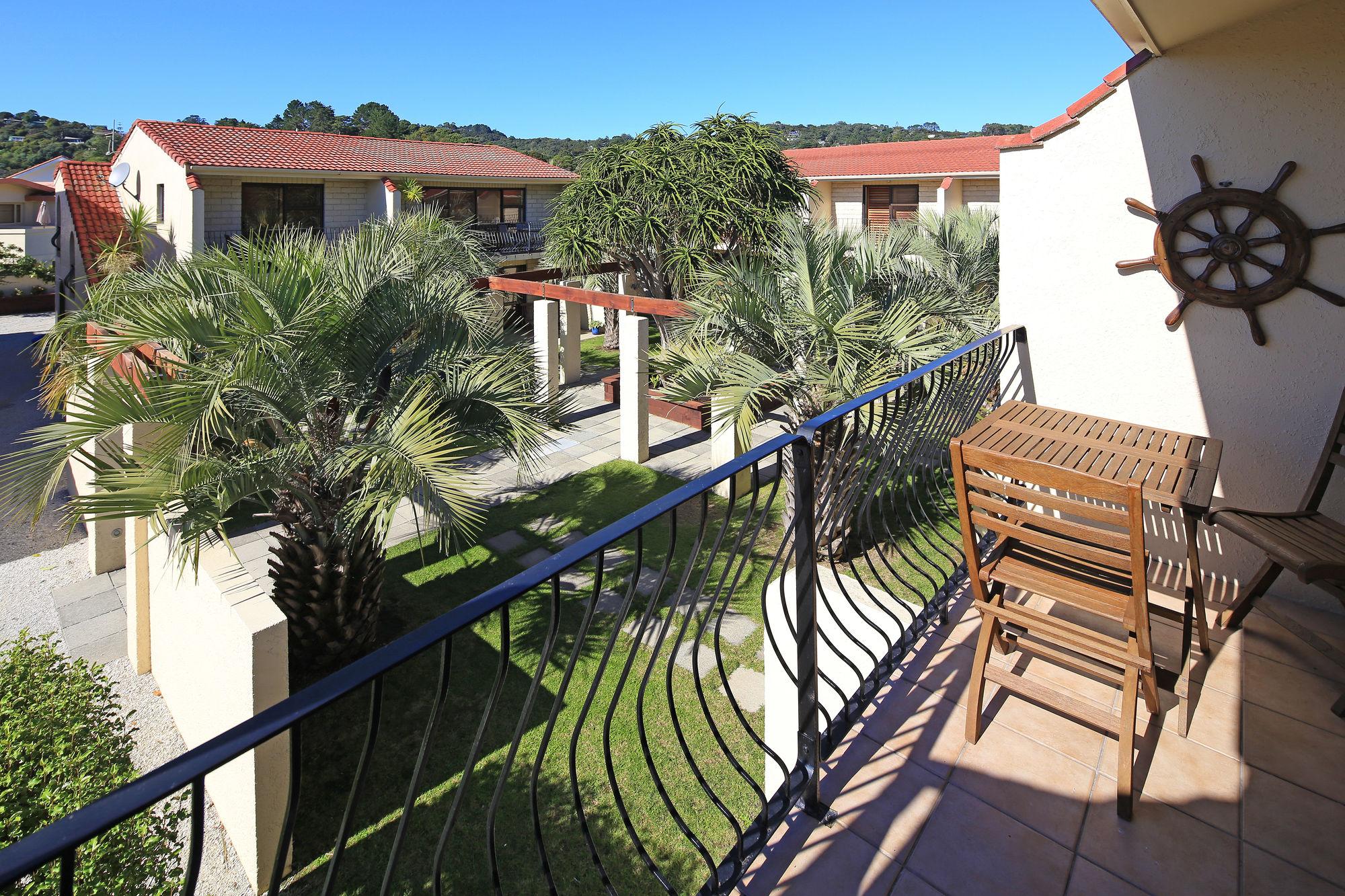 Onetangi Beach Apartments Екстериор снимка