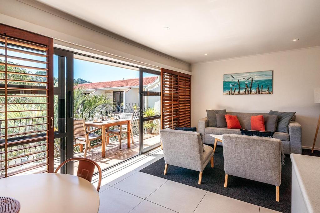 Onetangi Beach Apartments Екстериор снимка