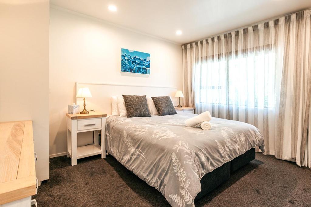 Onetangi Beach Apartments Екстериор снимка