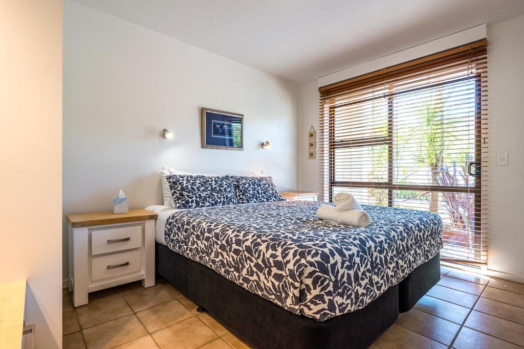 Onetangi Beach Apartments Екстериор снимка