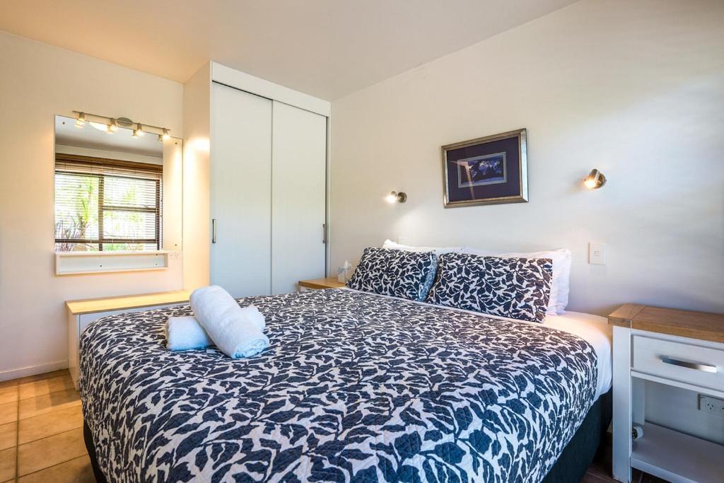 Onetangi Beach Apartments Екстериор снимка