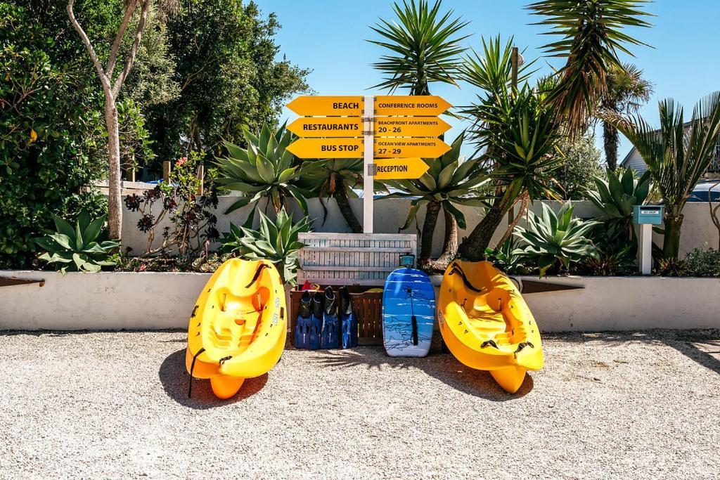 Onetangi Beach Apartments Екстериор снимка