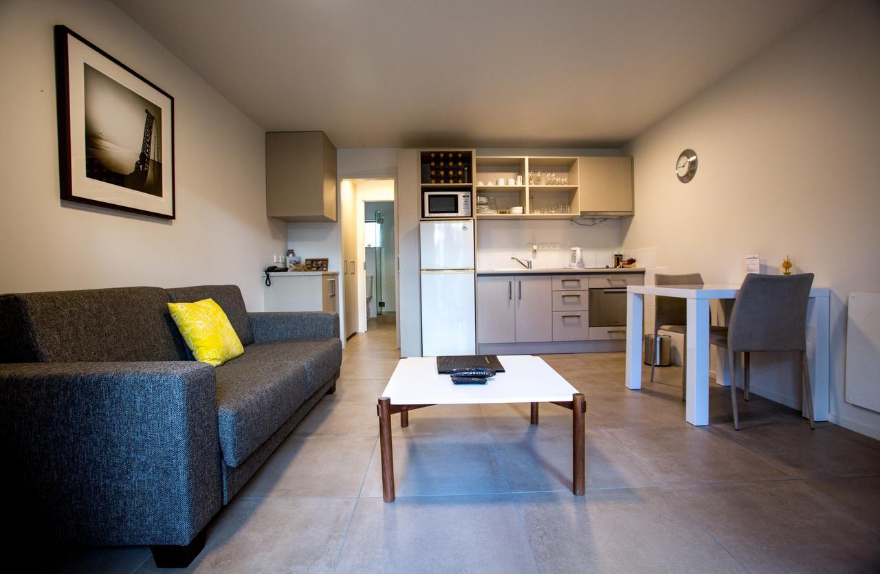 Onetangi Beach Apartments Екстериор снимка